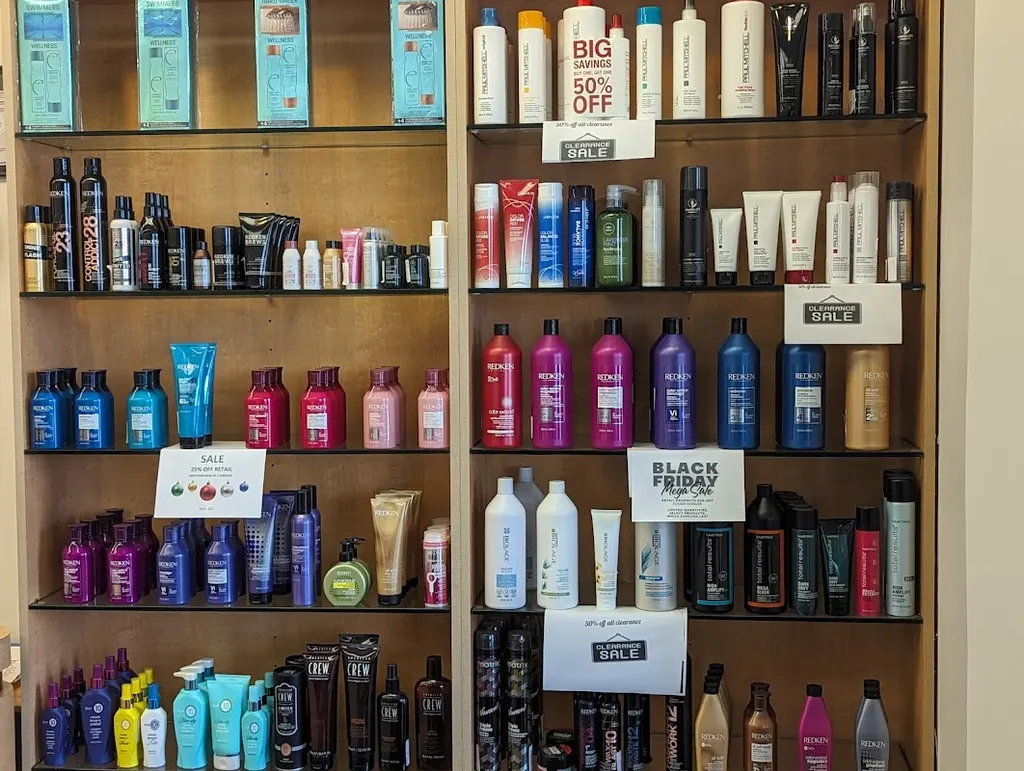 HOLIDAY HAIR — Hair salon in Allentown